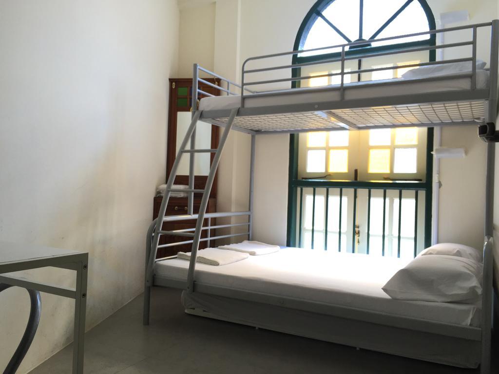 Superb Hostel Singapore Room photo